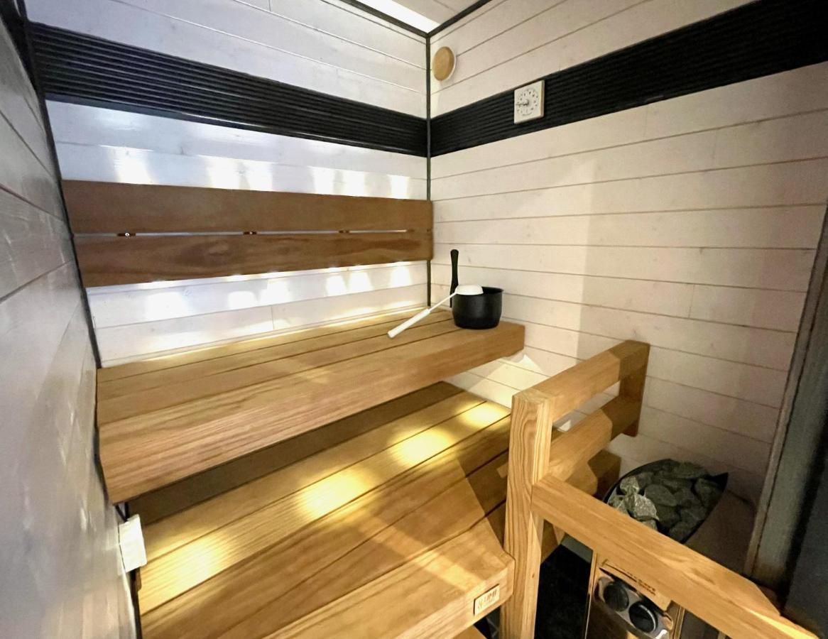 Cozy Renovated House With A Lot Of Parking Space. Haparanda  Extérieur photo